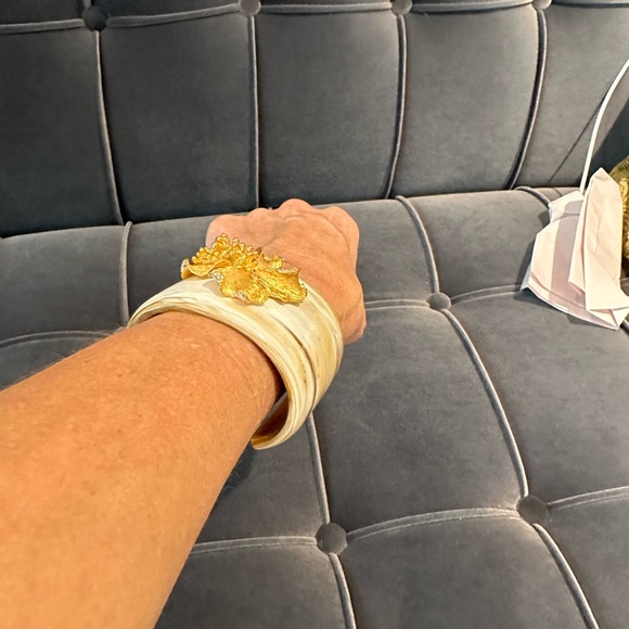 Nacre Designs Horn Cuff - Picture 4 of 5